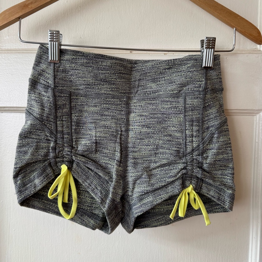 Lululemon | NWOT ‘Liberty’ Side Tie Shorts sz 6